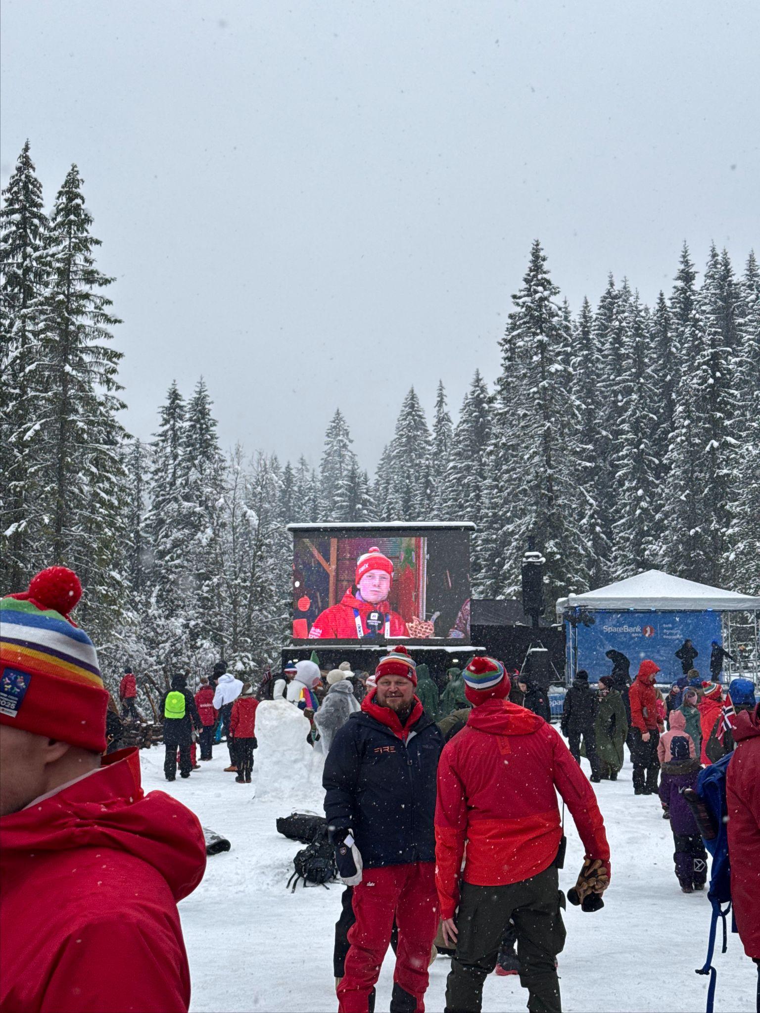 Storskjerm i Gran&aring;sen