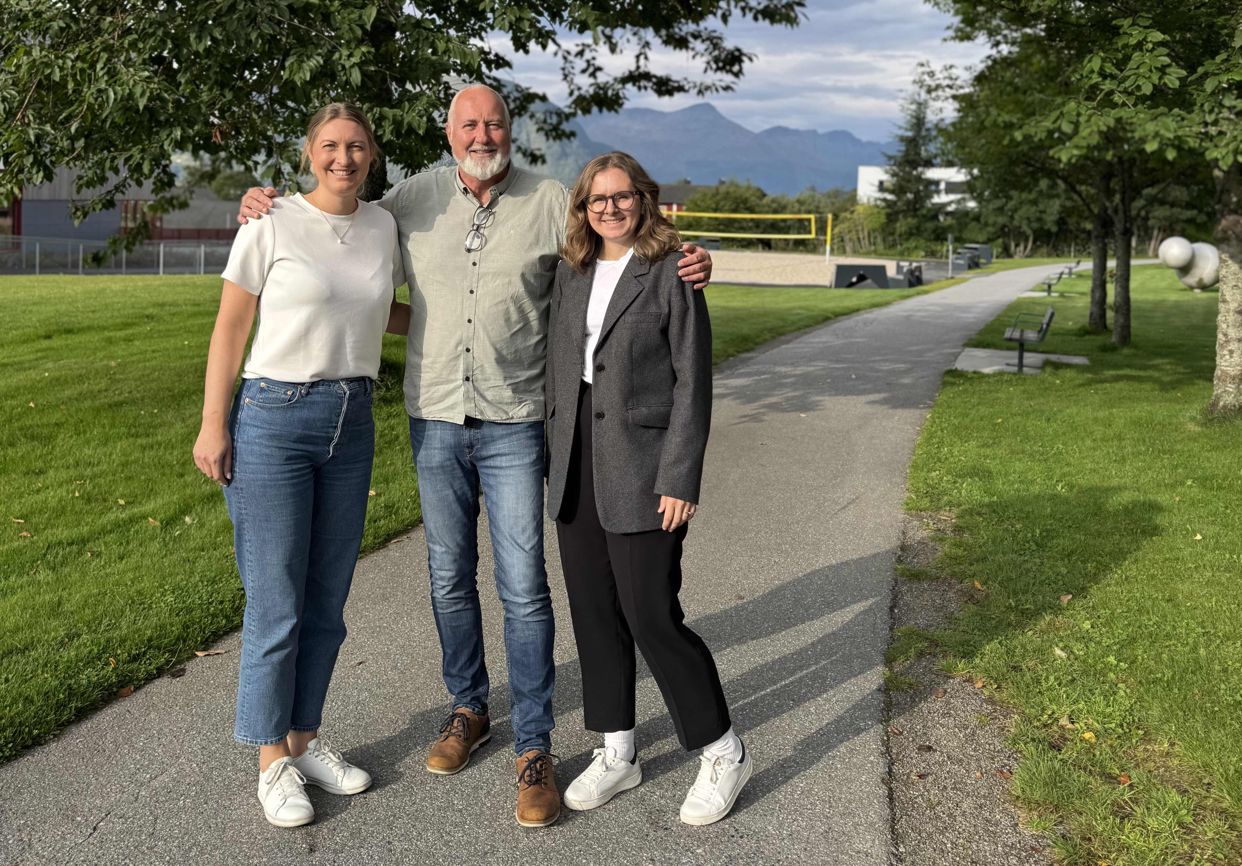 Barbro Elisabeth Fjørtoft, Marie Espeland og Ole Frank Bakken