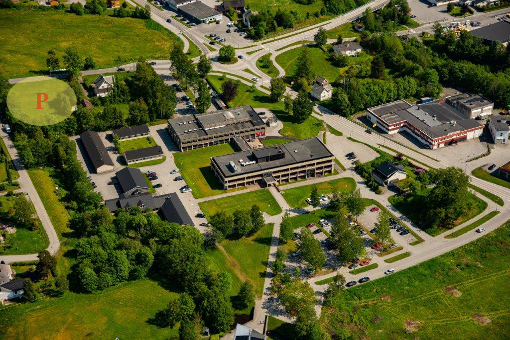 Mellombels parkering vert på Rotevass-tomta (Foto: Jonas Köezle/ill.: HVO)