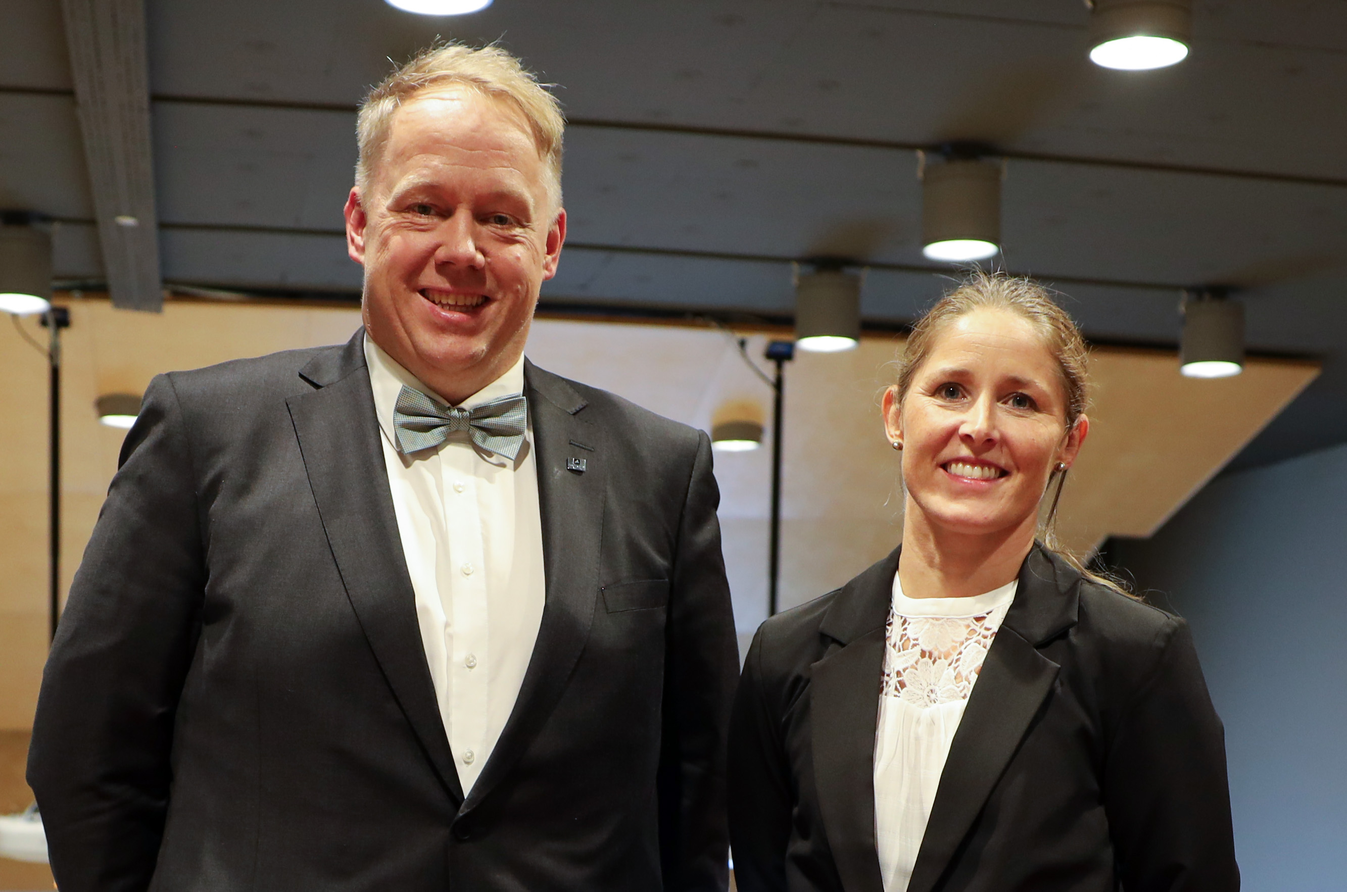 HVO-rektor Odd Helge Mjellem Tonheim saman med doktorand Eli-Karin Sj&aring;stad &Aring;seb&oslash;.