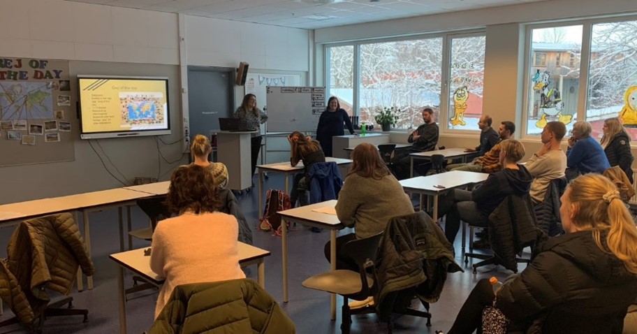 Astrid V. Henriksen og Silje Skarmyr fortel om konkrete grep ein kan gjere for å motivere til læring på LU-seminar. 