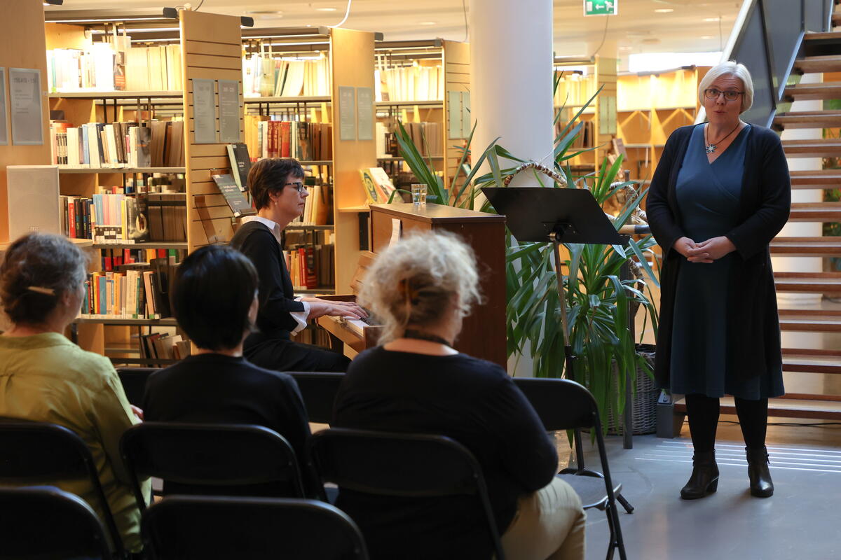  Ragnhild Engeset (song)&nbsp;og Elizabeth Anne Oltedal (piano).
