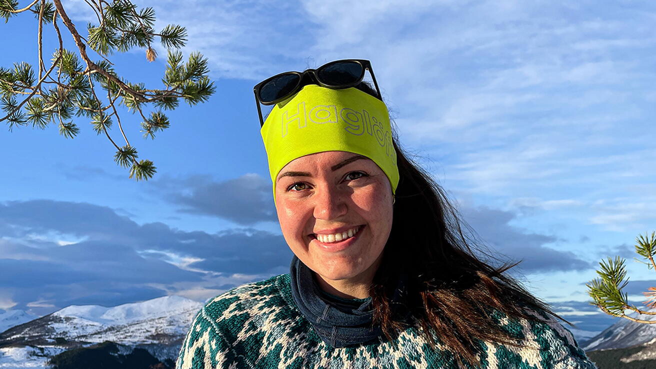 Siri, idrettsstudent på ski.