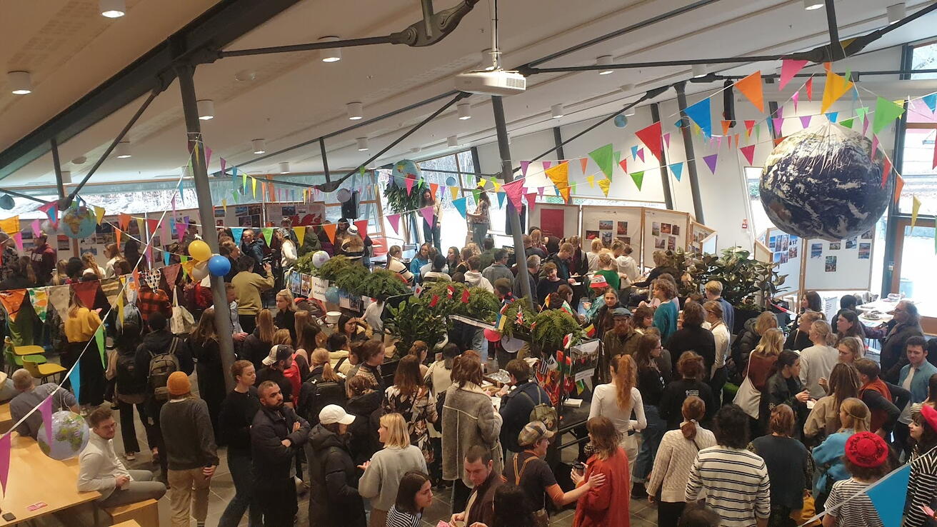 Internasjonal dag ved Høgskulen i Volda i 2023.