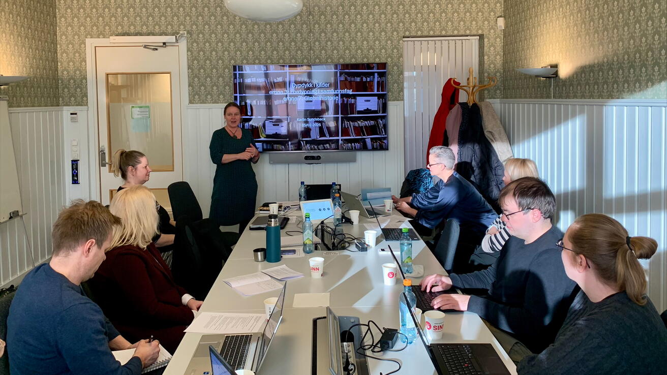 Førsteamanuensis Kariin Sundsback ved INN held seminarinnlegg.