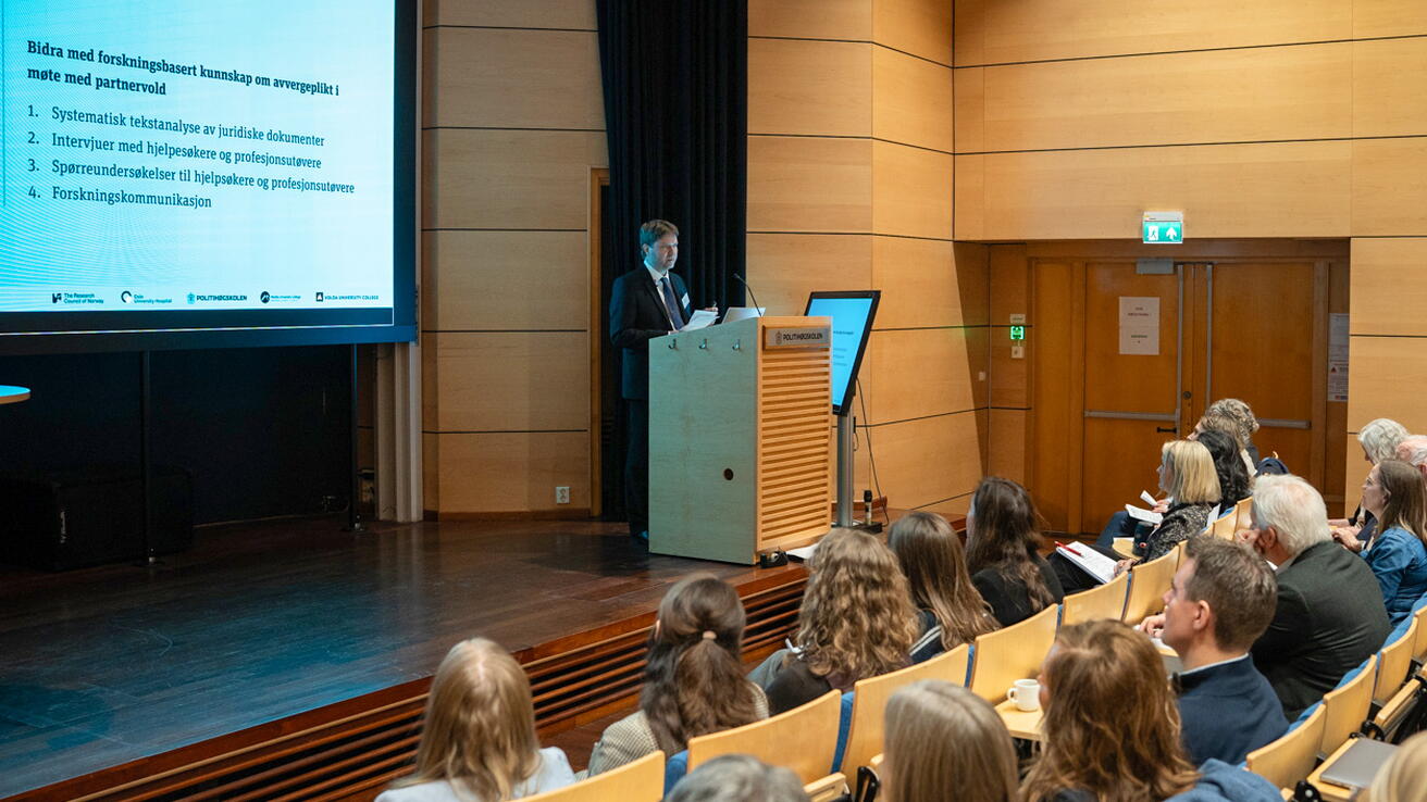 Kjartan Leer-Salvesen under MANREPORT-IPV-sluttkonferansen i april 2026 ved PHS.