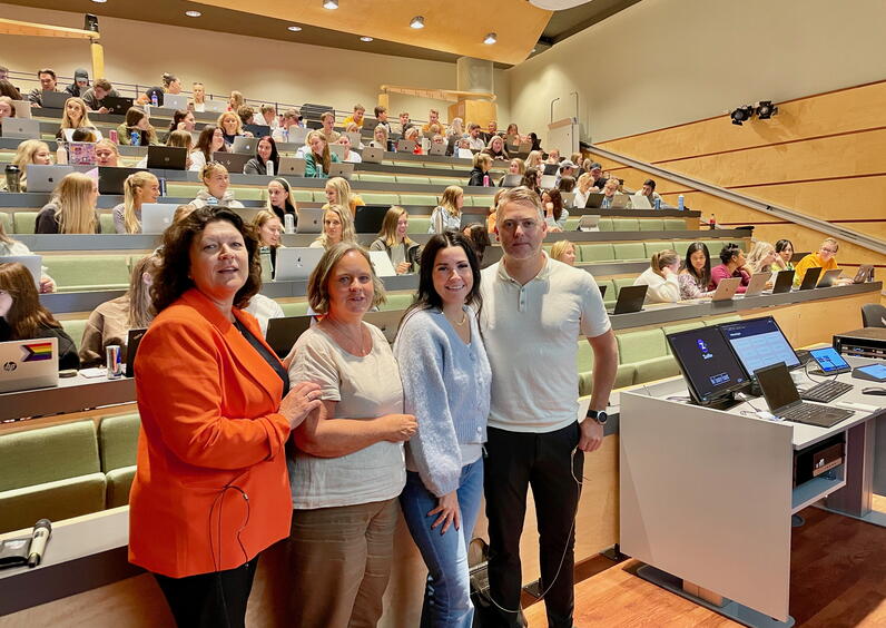 Bilete av Aina Henden (skulesjef Rauma), Lise Brandli (leiar PPT Rauma), Elly Slettvold (einingsleiar helse Vestnes), Knut Øyvind Hoem (skulesjef Vestnes).